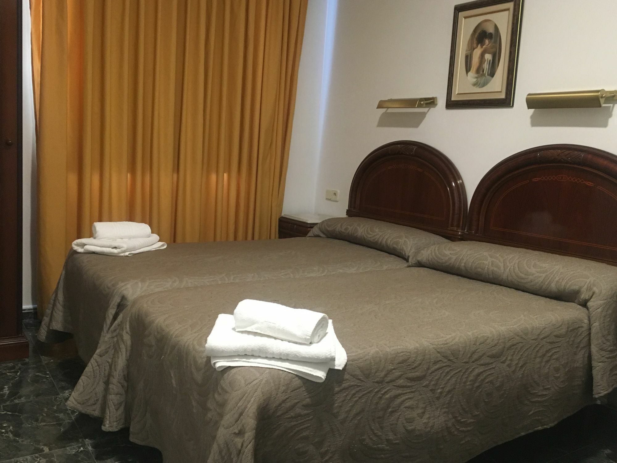 Hostal Conchita Legazpi Madryt Zewnętrze zdjęcie