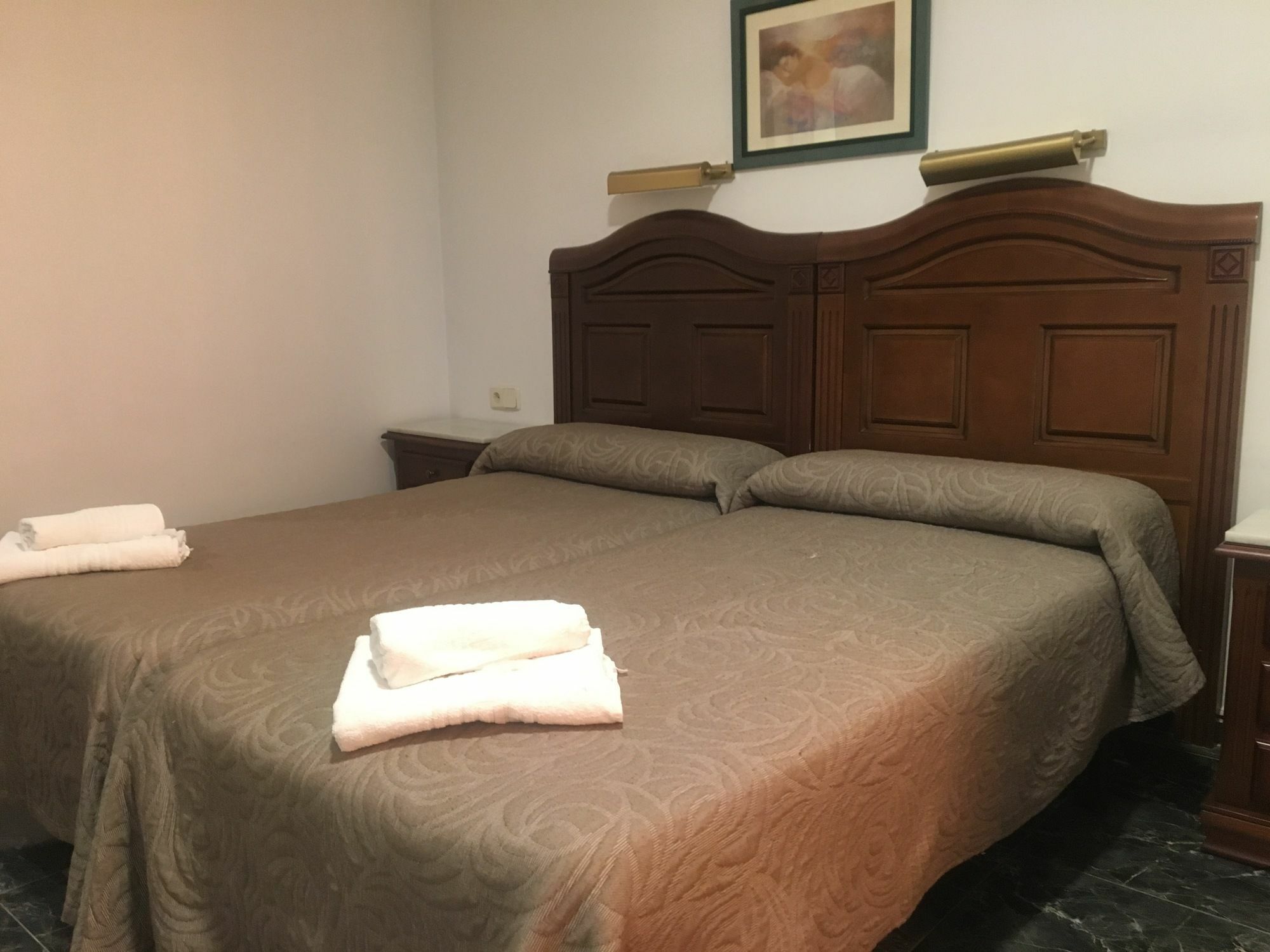 Hostal Conchita Legazpi Madryt Zewnętrze zdjęcie